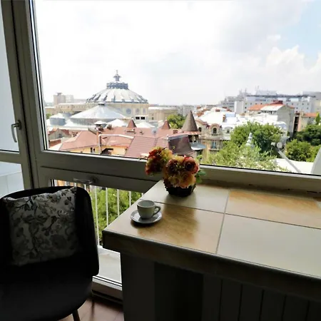 7th Over Atheneum Apartment